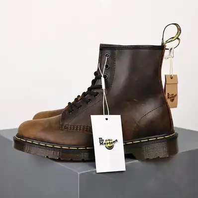 Dr Martens Martin Boots — boots, real photo